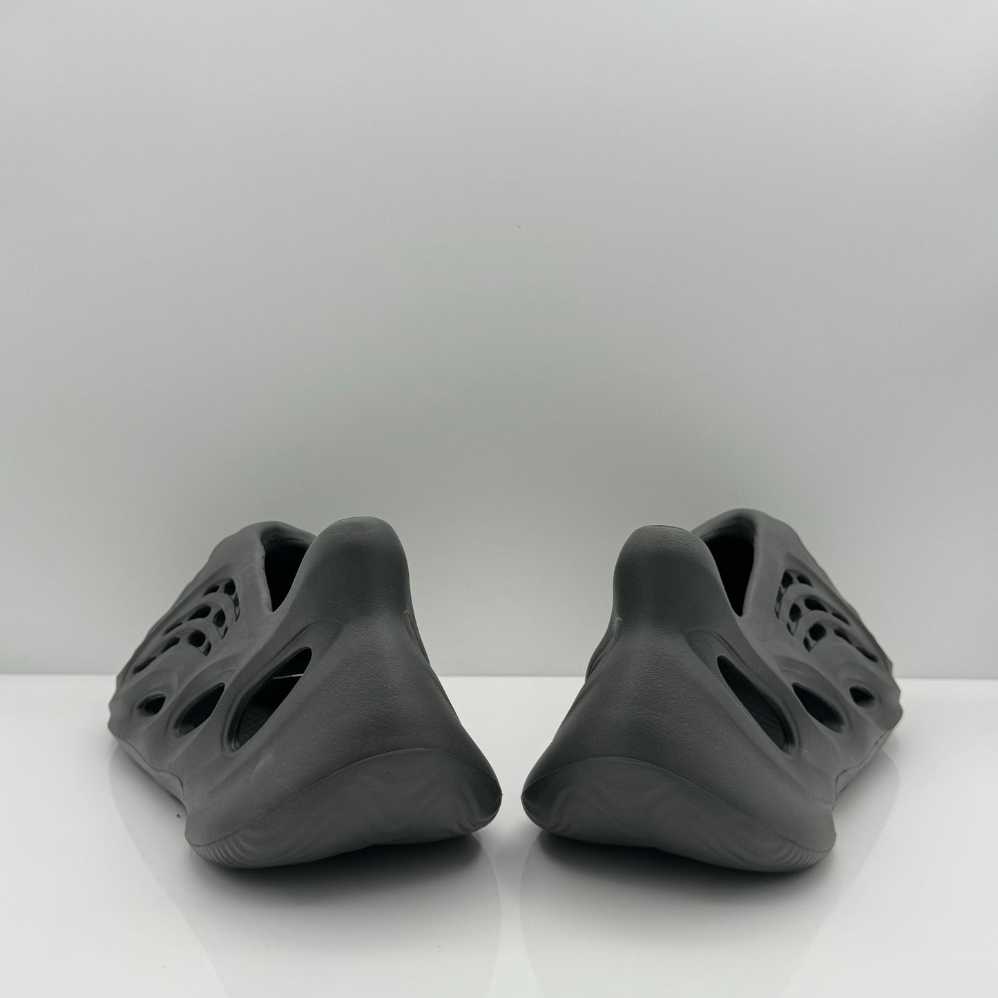 Adidas Yeezy Foam RNR Carbon