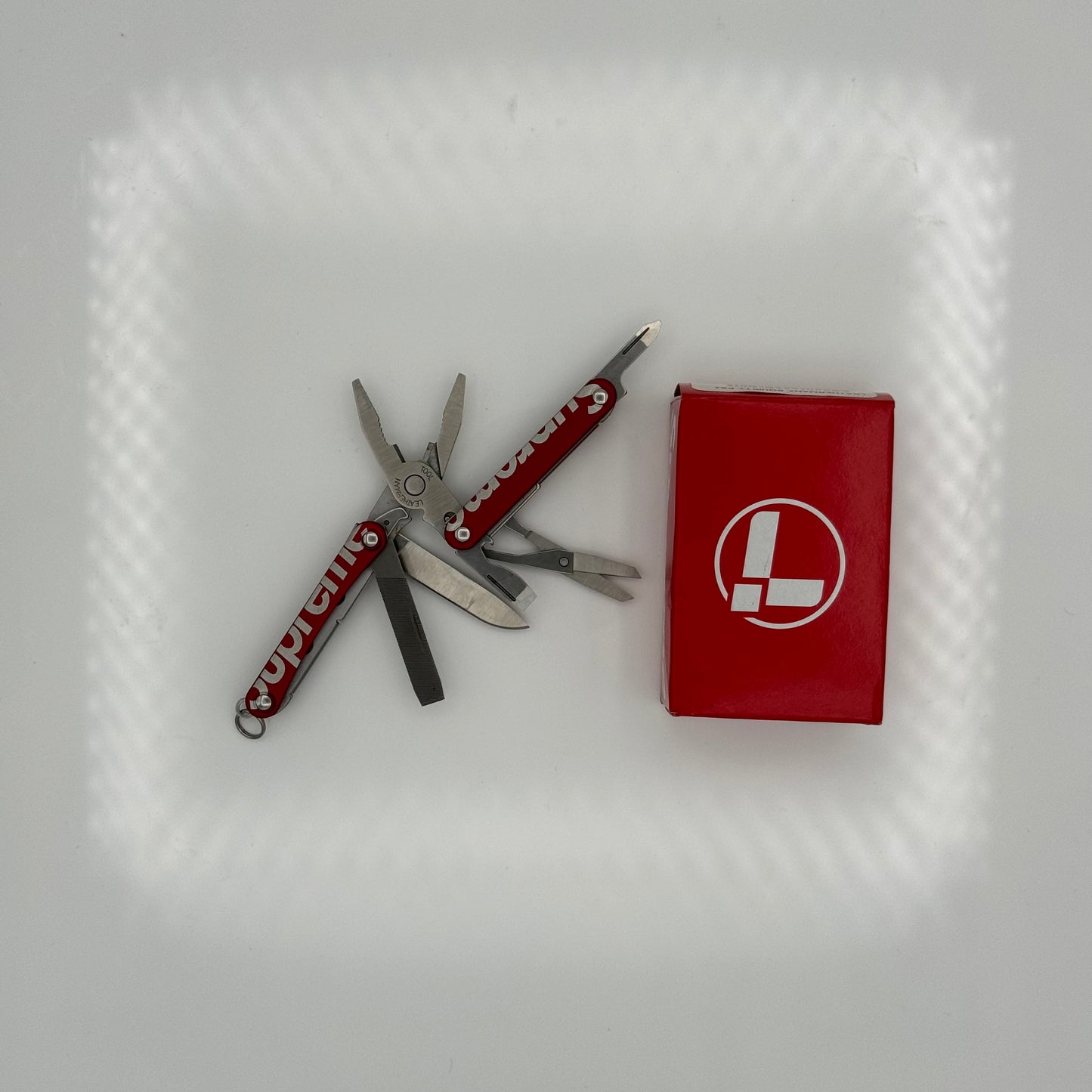 Supreme Leatherman Squirt PS4 Multitool